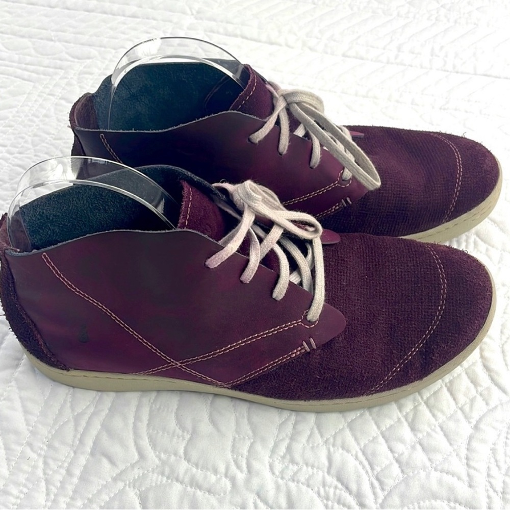 Plum lace-up leather sneakers